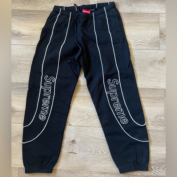Supreme men’s sweatpants - Picture 1 of 2